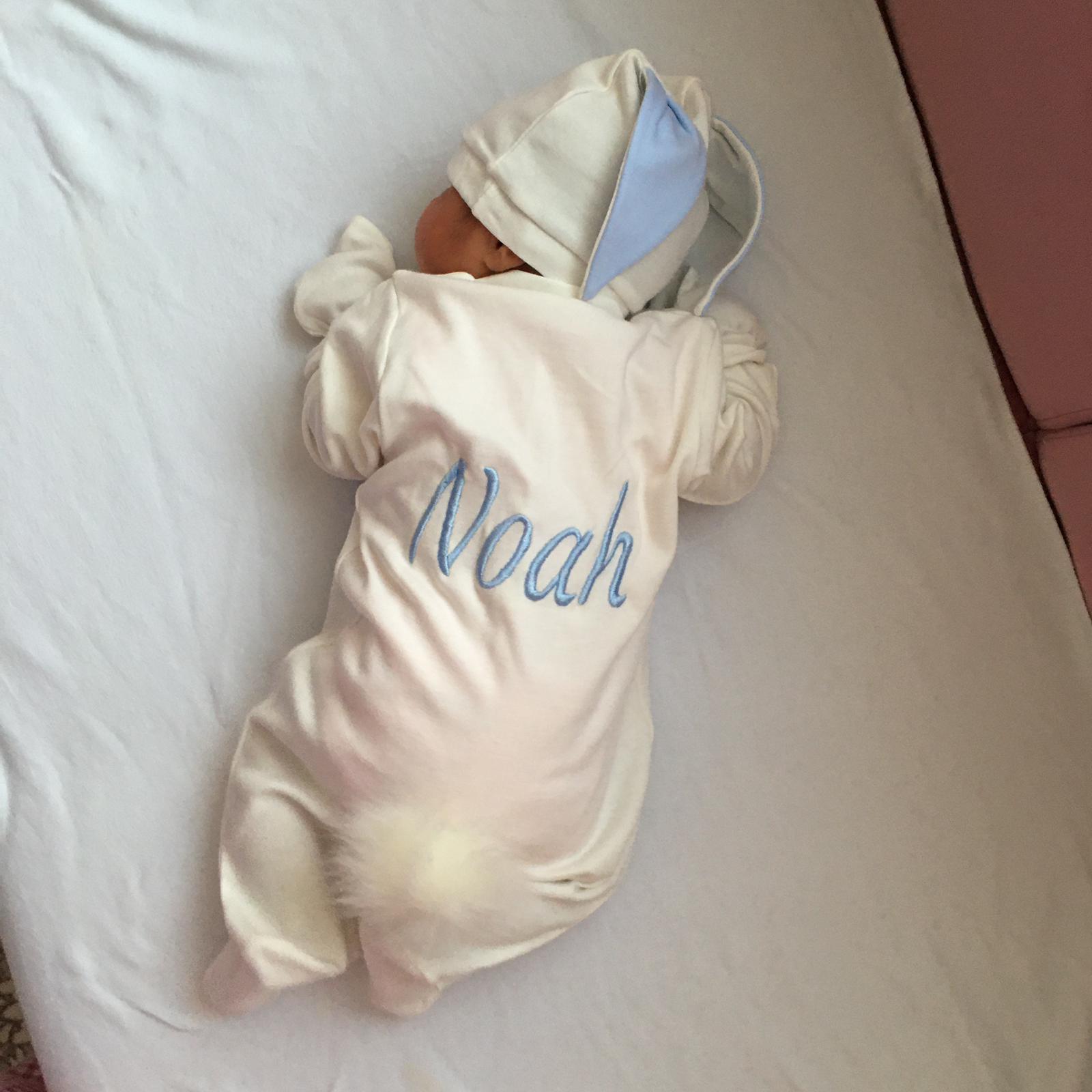 Set tessile ospedaliero per neonato ricamato