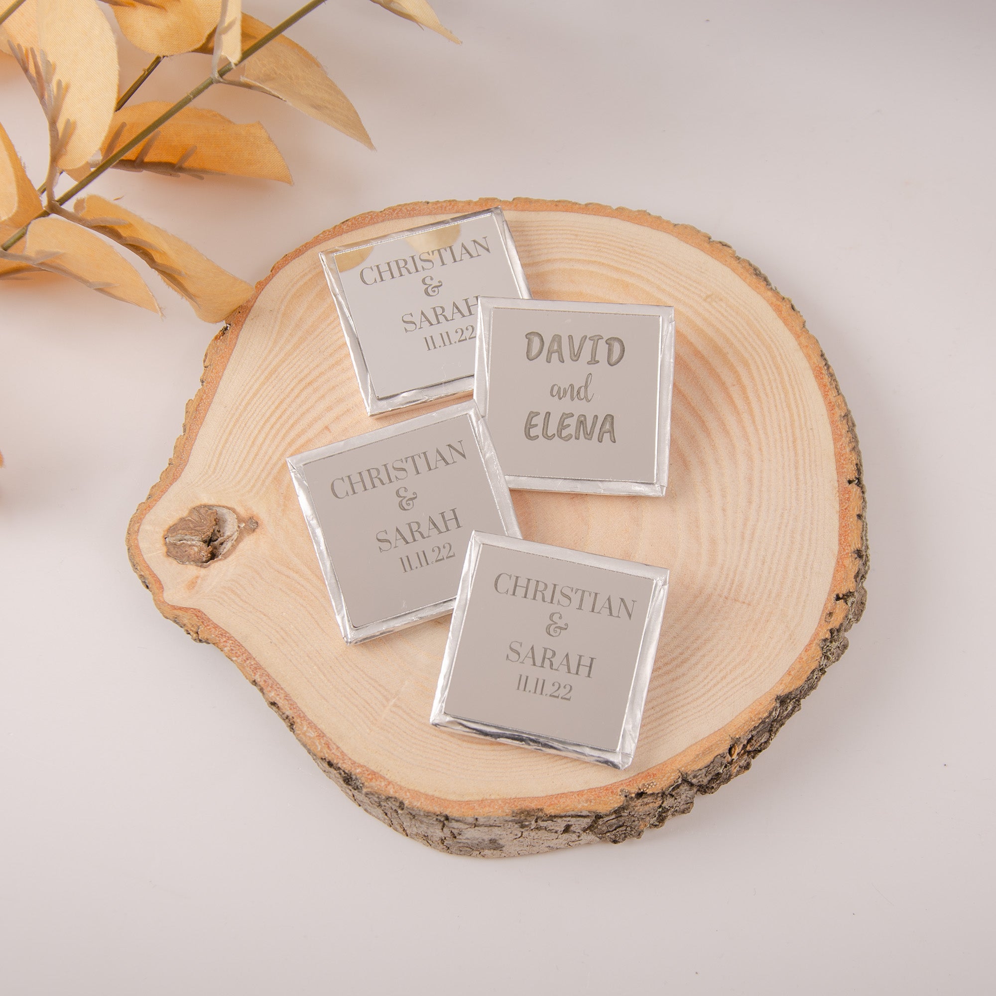 Set of 50 Personalized Wedding Chocolates with Plexi
