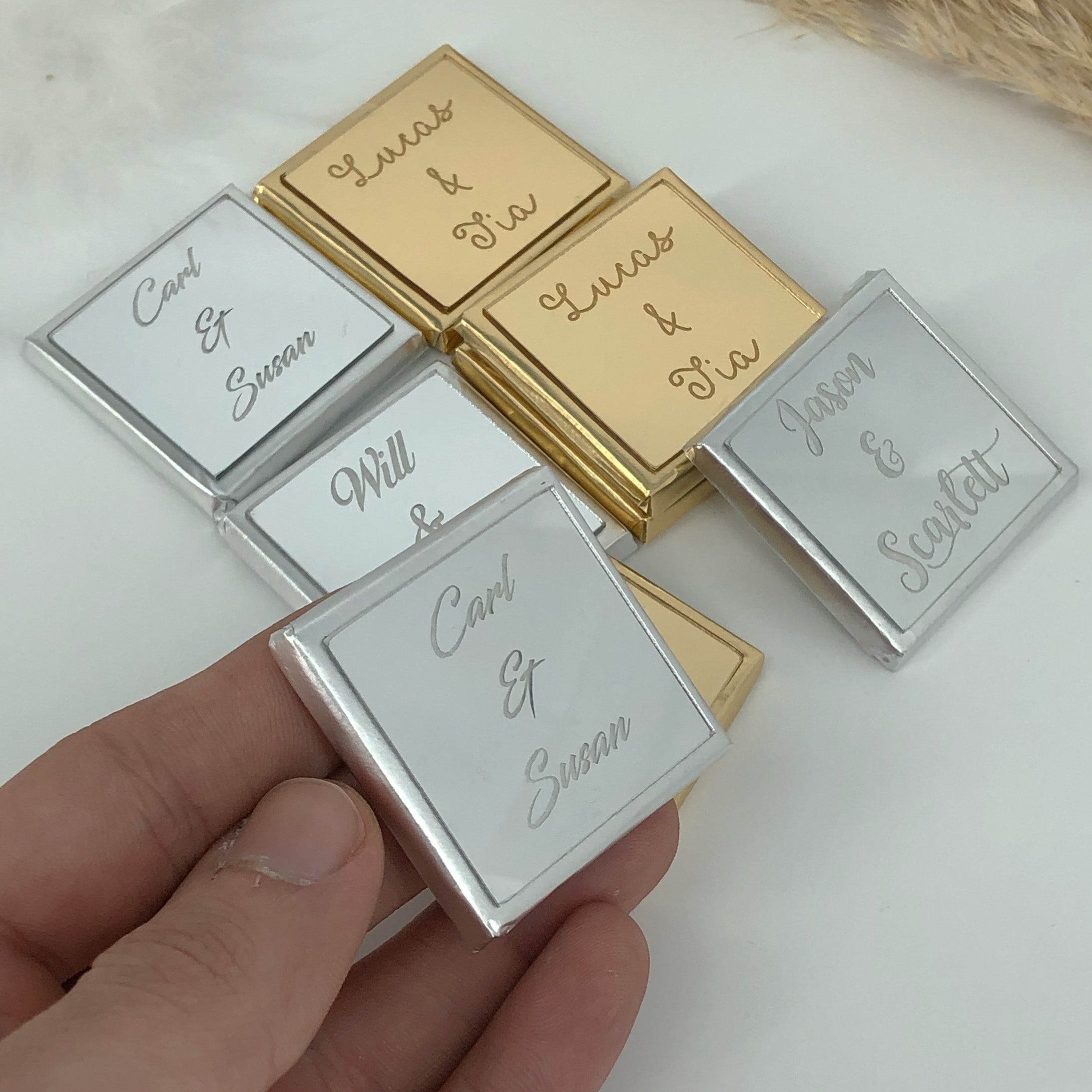 Set of 50 Personalized Wedding Chocolates with Plexi