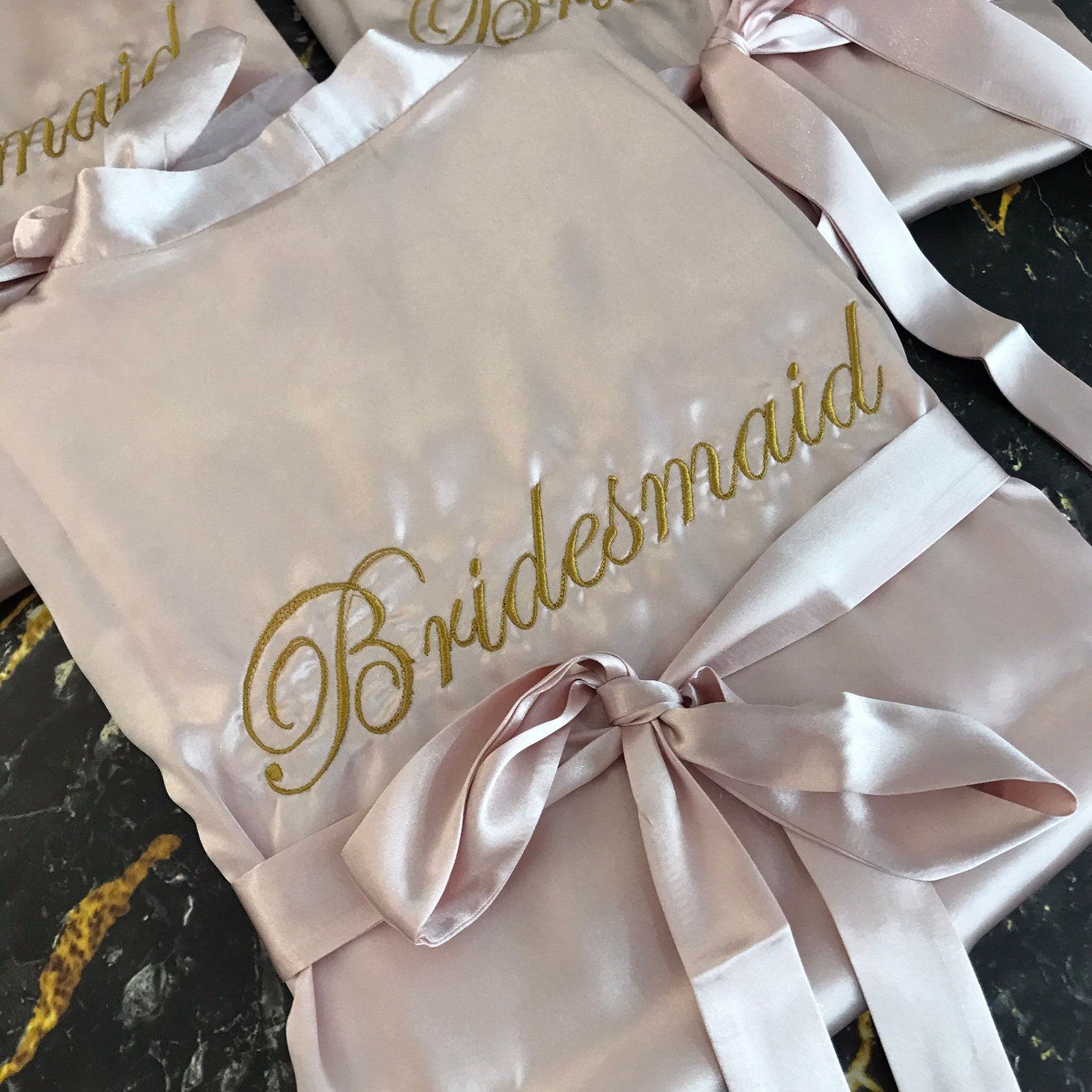 Personalisiertes besticktes Braut- und Brautjungfern-Geschenkset