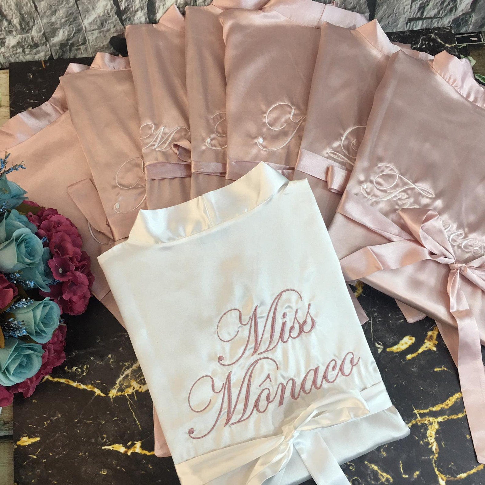 Personalisiertes besticktes Braut- und Brautjungfern-Geschenkset