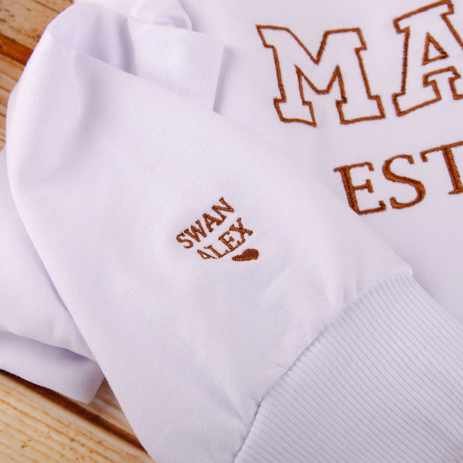 Personalized MAMA Sweatshirt with Kids name | Embroidered Design