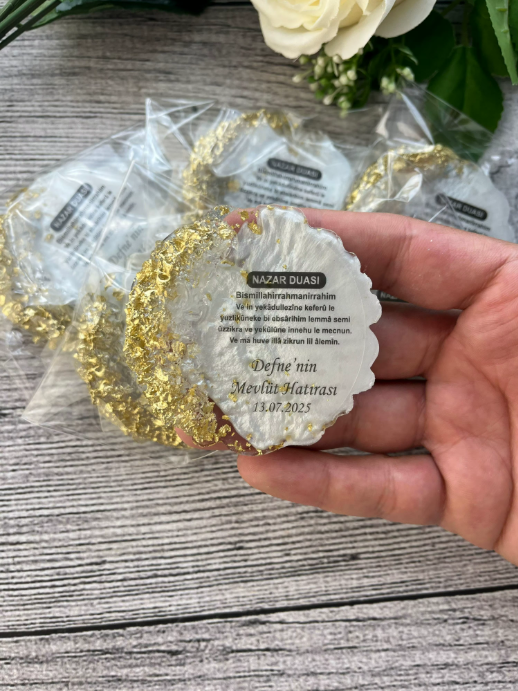 Custom Resin Gold Epoxy Magnet Wedding Favors Personalized Heart Round Floral Bridal Shower Engagement Party Guest Gifts