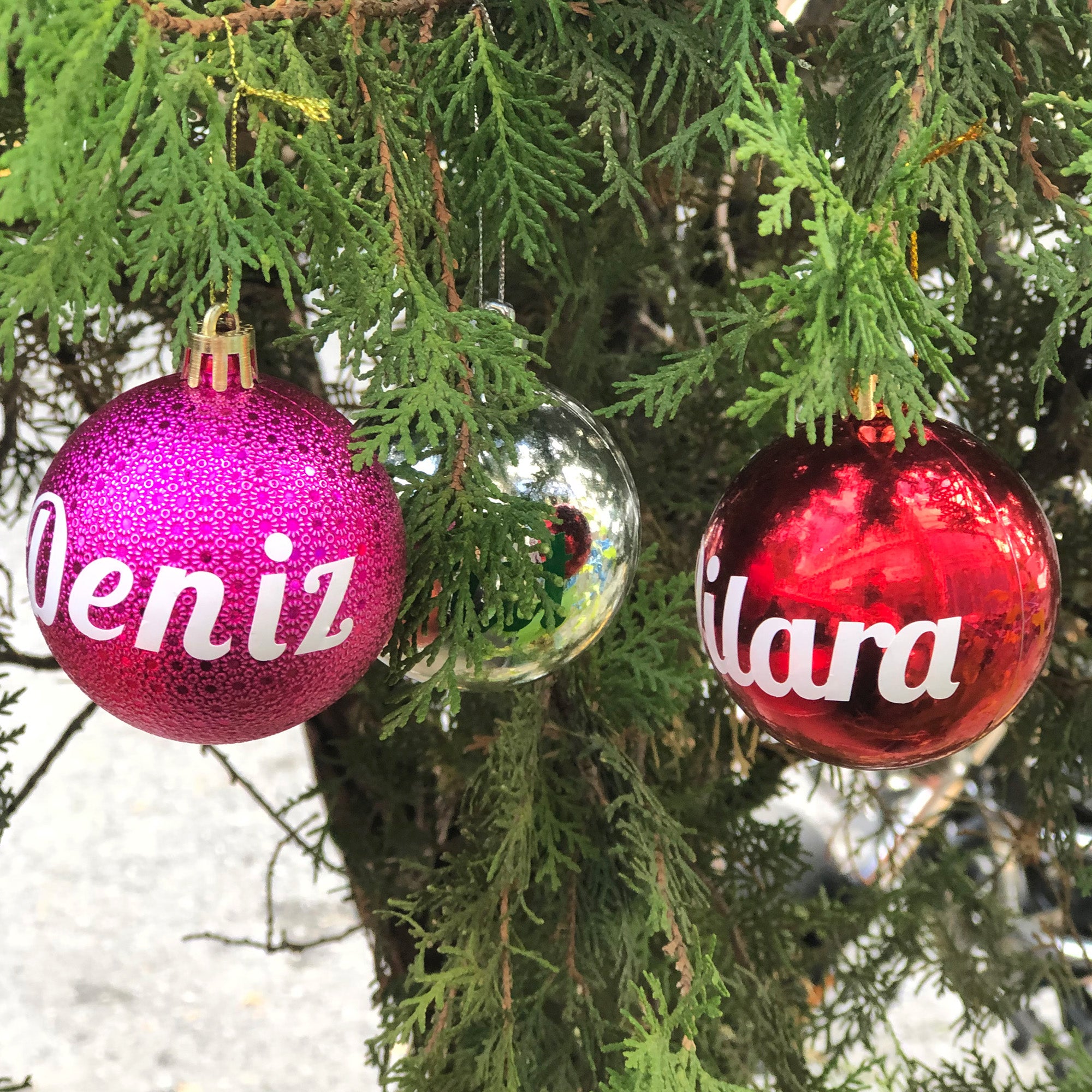 Personalisierte Weihnachtskugeln, personalisierter Namensschmuck, Weihnachtsbaumschmuck