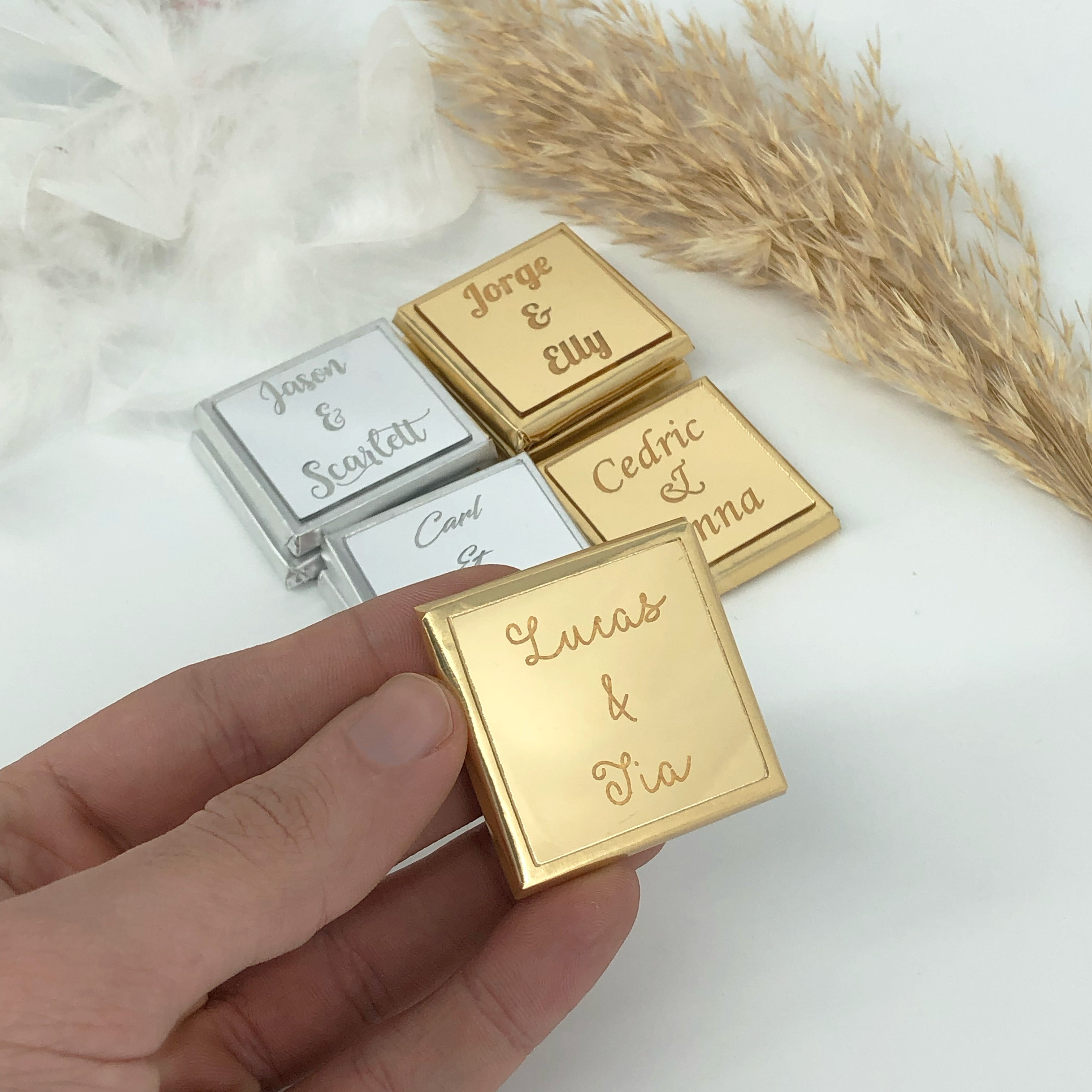Set of 50 Personalized Wedding Chocolates with Plexi