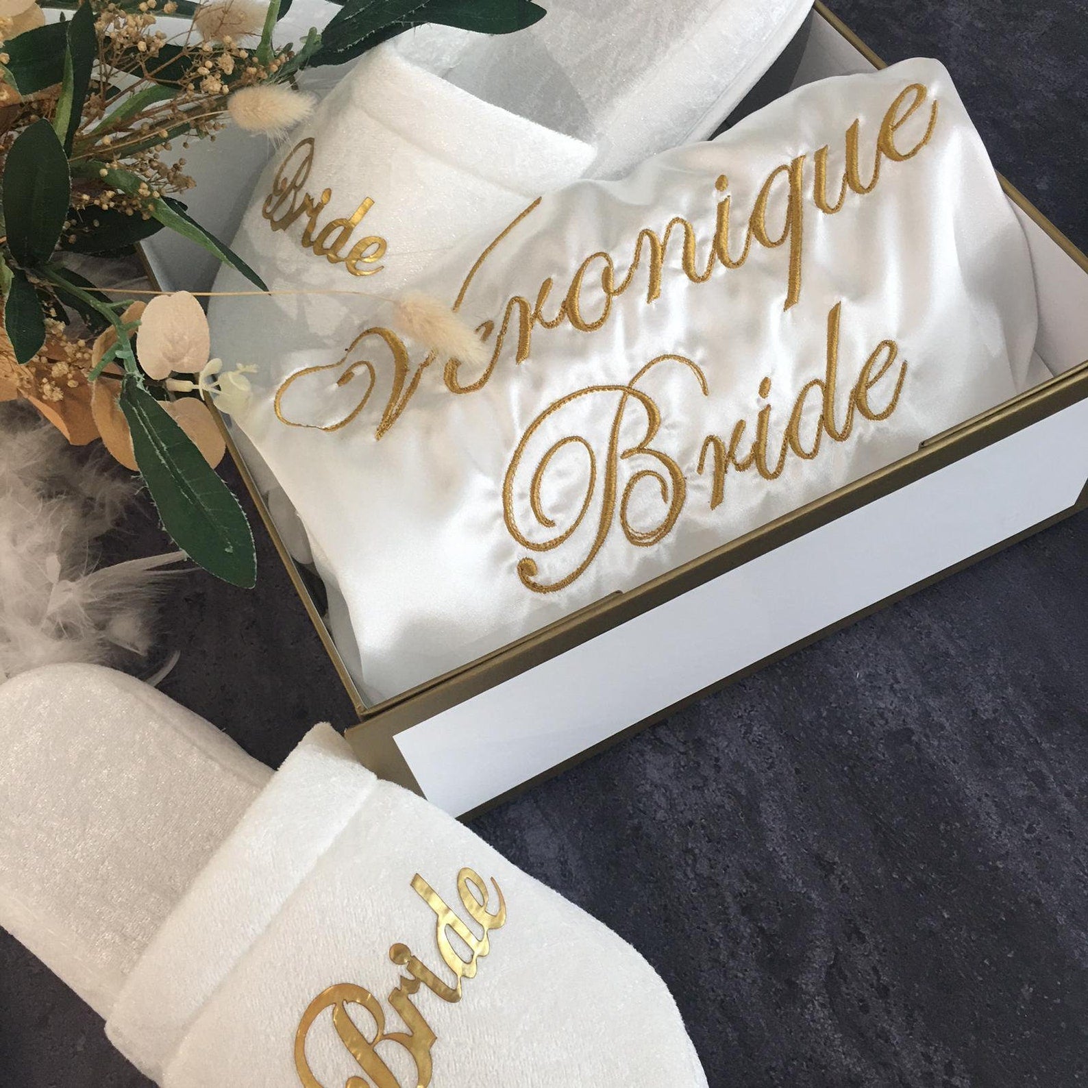 Set de regalo personalizado bordado para novia y dama de honor