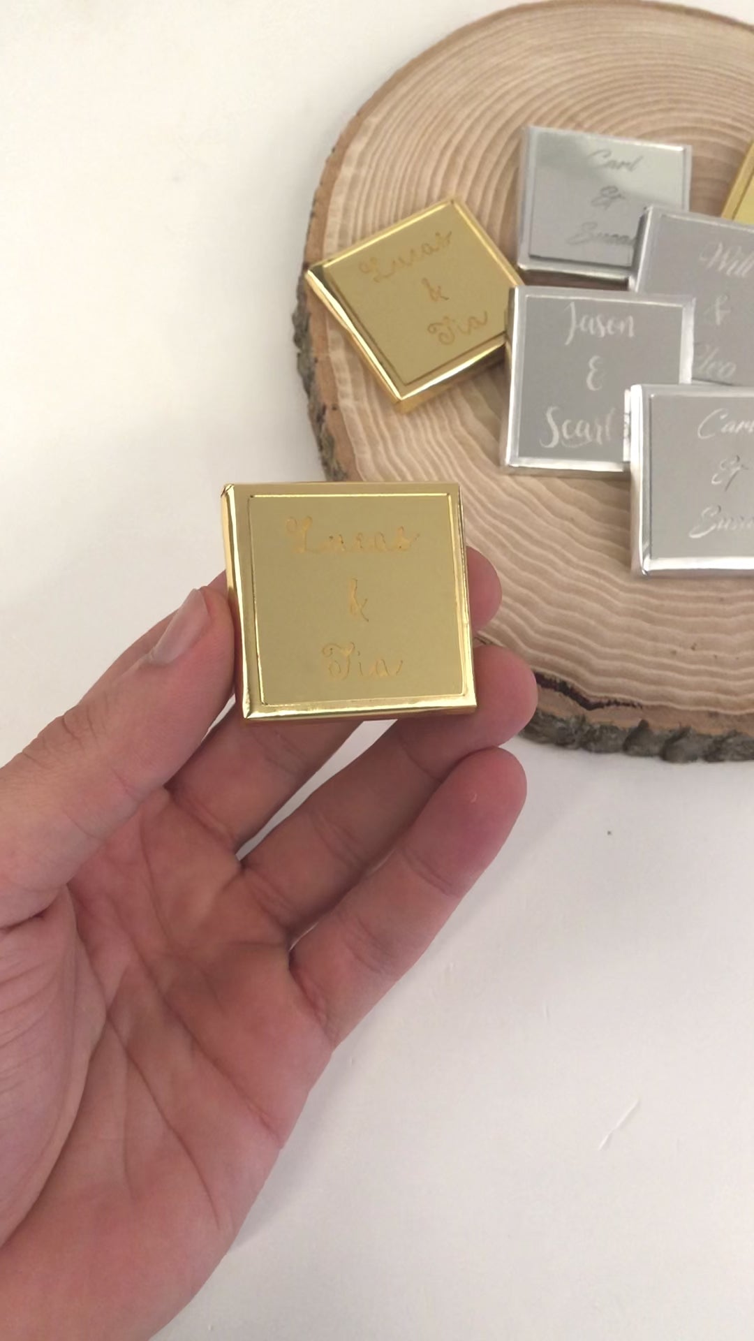 Set of 50 Personalized Wedding Chocolates with Plexi